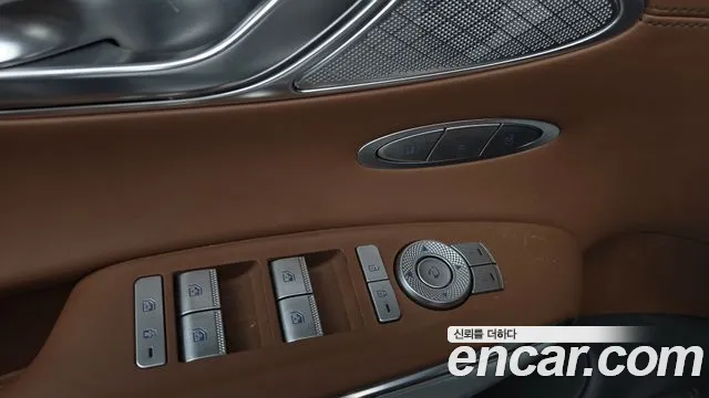 Genesis GV70 — Фото автомобиля 27