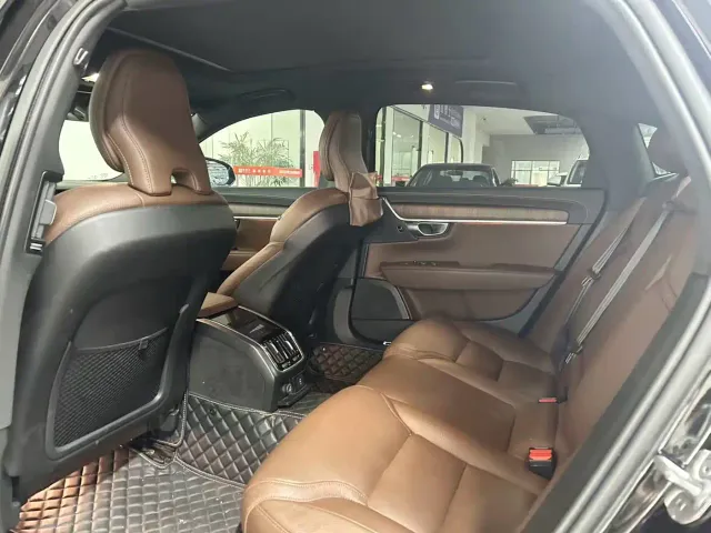 Volvo S90 — Фото автомобиля 3