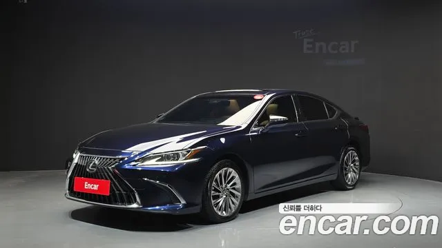 Фотография автомобиля — Lexus ES 7th Gen