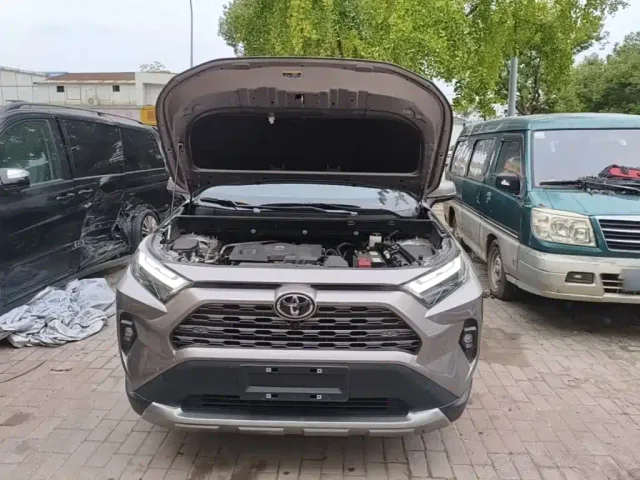 Toyota RAV4 — Фото автомобиля 19