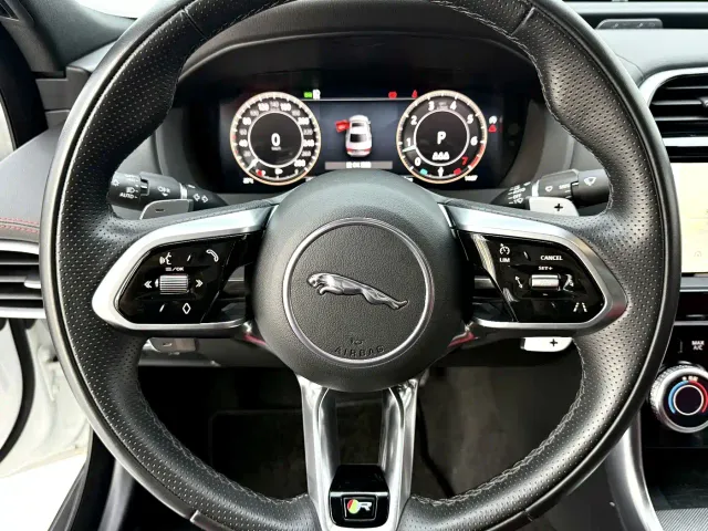 Jaguar XEL — Фото автомобиля 8