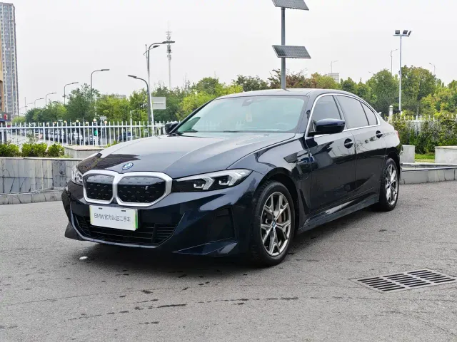 Фотография автомобиля — BMW i3