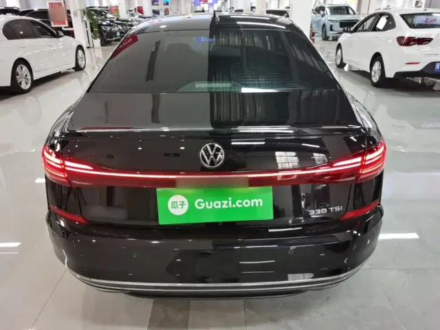 Volkswagen Passat — Фото автомобиля 5