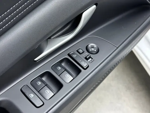 Hyundai Elantra — Фото автомобиля 11