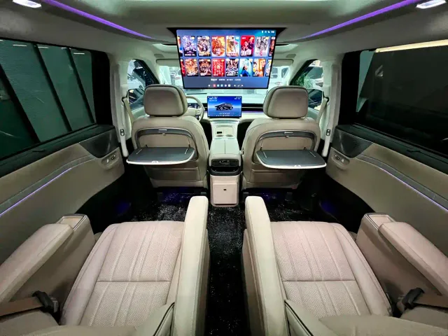 Xpeng X9 — Фото автомобиля 14