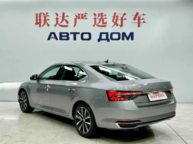 Skoda Superb — Фото автомобиля 4