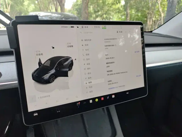 Tesla Model Y — Фото автомобиля 7