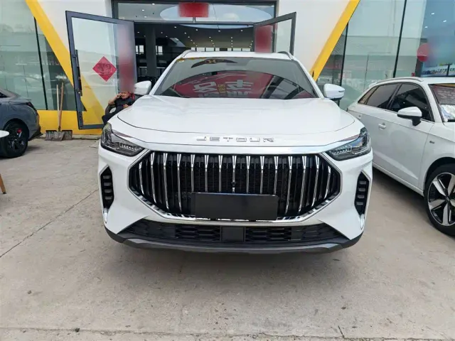 Jetour X70 Plus — Фото автомобиля 2
