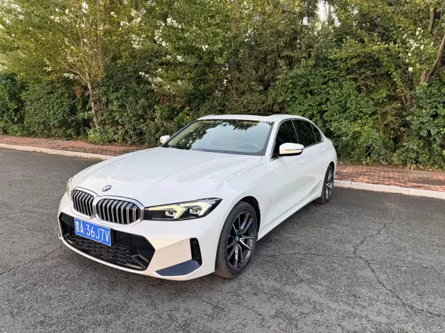Фотография автомобиля — BMW 3 Series
