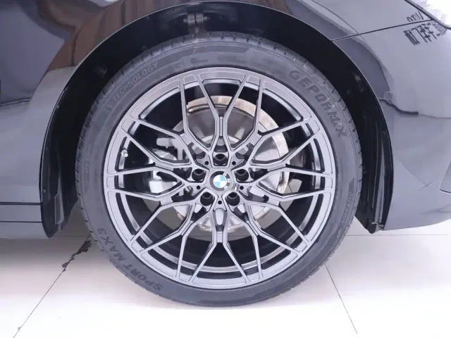 BMW 5 Series — Фото автомобиля 6