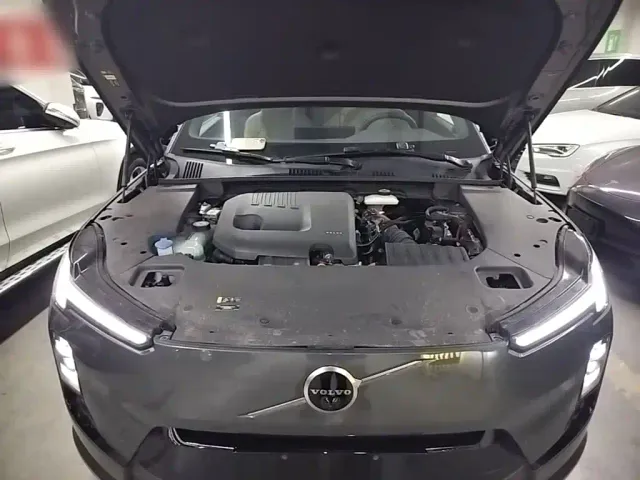 Volvo XC70 Plug-in Hybrid — Фото автомобиля 19