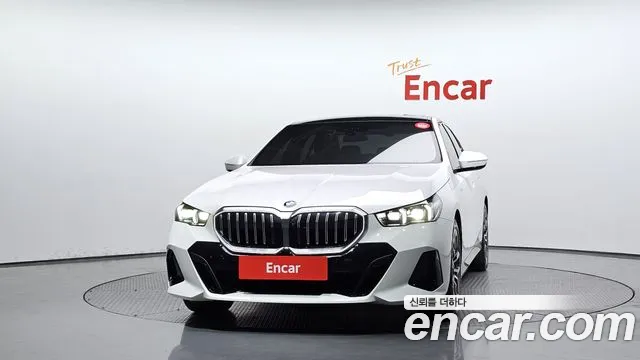 BMW 5 Series G60 — Фото автомобиля 3