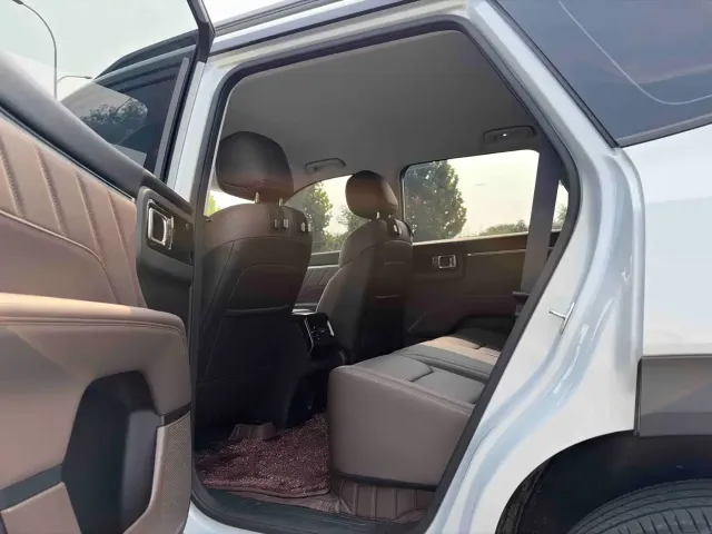 Wuling Motors Starlight 560 2025 Model Gasoline Version 5-seater — Фото автомобиля 7