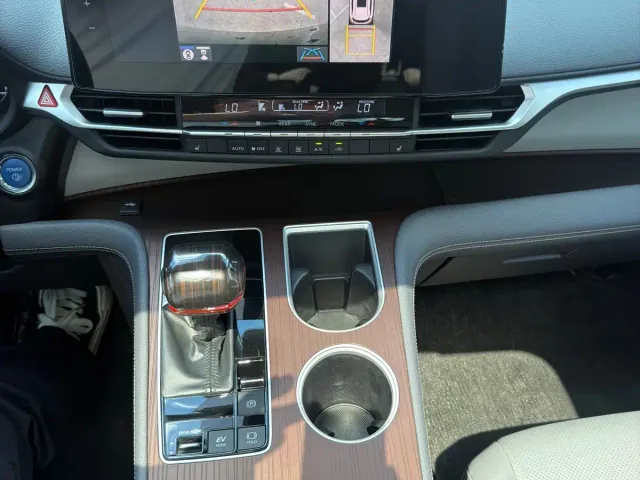 Toyota Granvia — Фото автомобиля 5