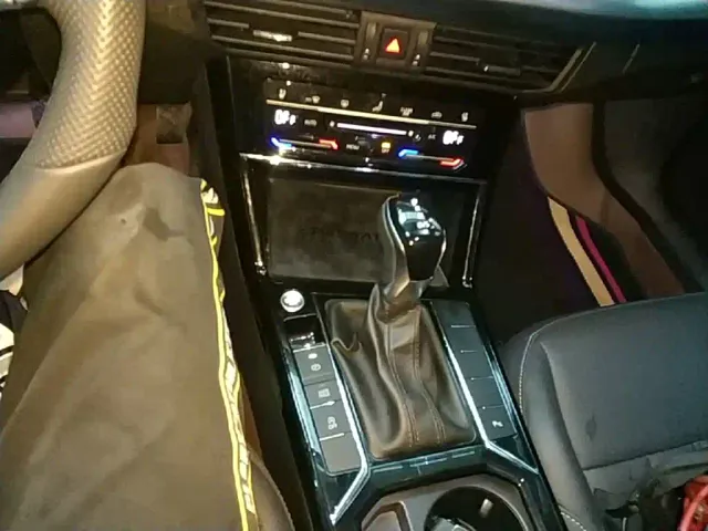 Volkswagen Passat — Фото автомобиля 13