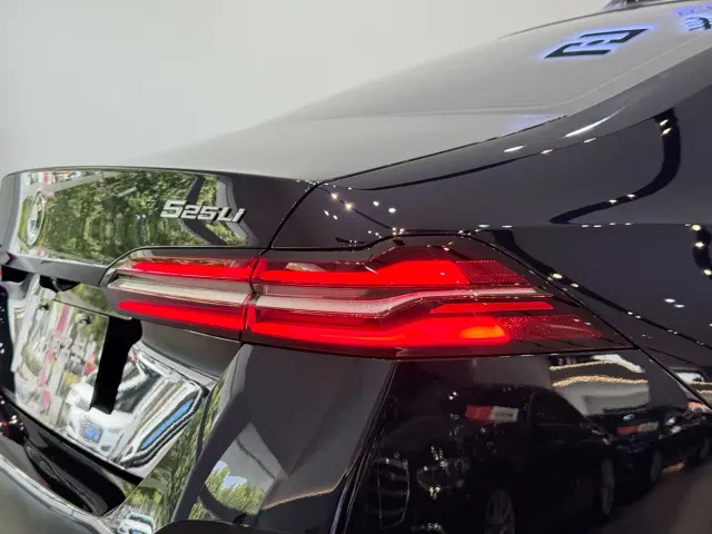 BMW 5 Series — Фото автомобиля 24