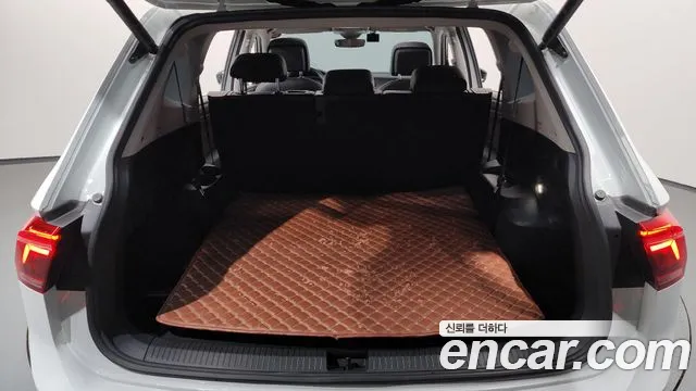 Volkswagen Tiguan — Фото автомобиля 16
