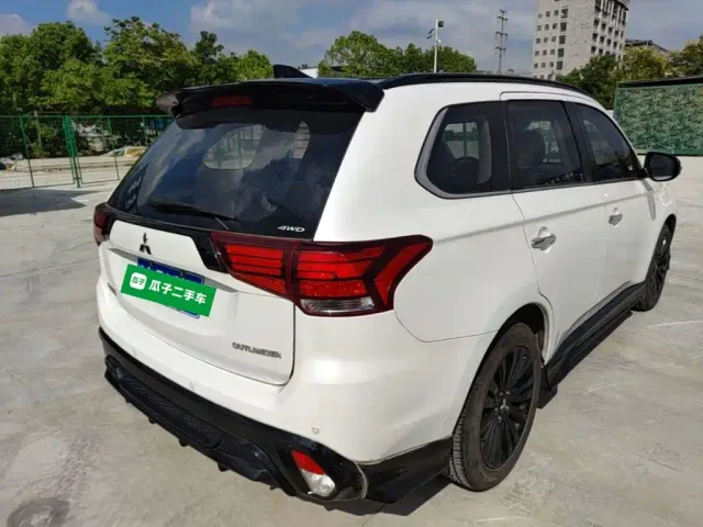 Mitsubishi Outlander — Фото автомобиля 6