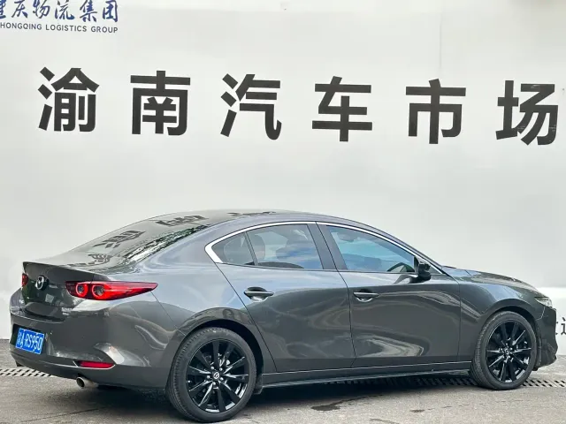 Mazda Axela — Фото автомобиля 7