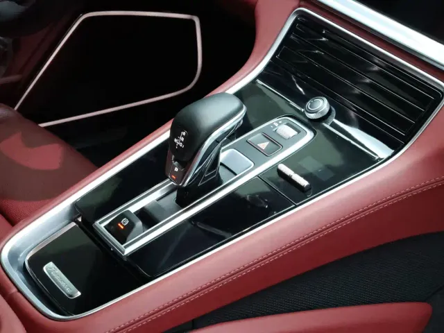 Porsche Panamera — Фото автомобиля 10