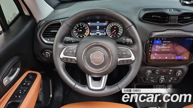 Jeep Renegade — Фото автомобиля 11