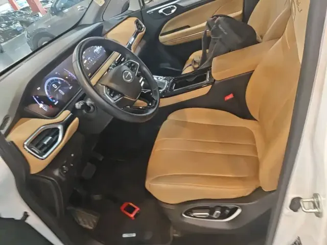 GAC Trumpchi M6 — Фото автомобиля 14