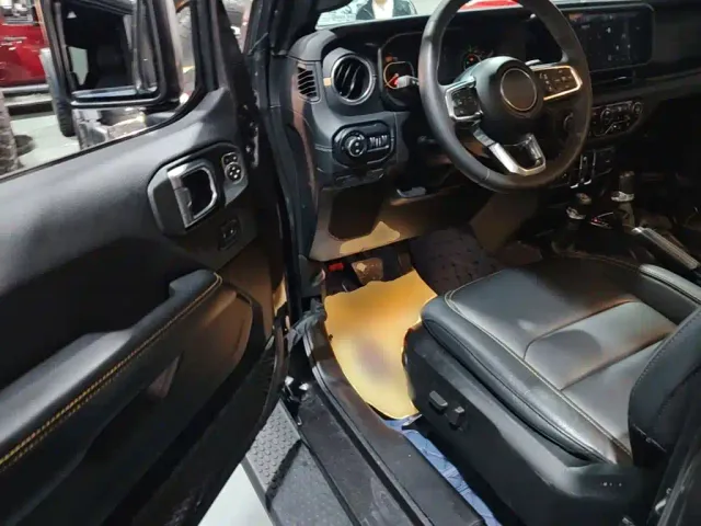 Jeep Wrangler — Фото автомобиля 15