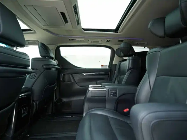 Toyota Vellfire — Фото автомобиля 20