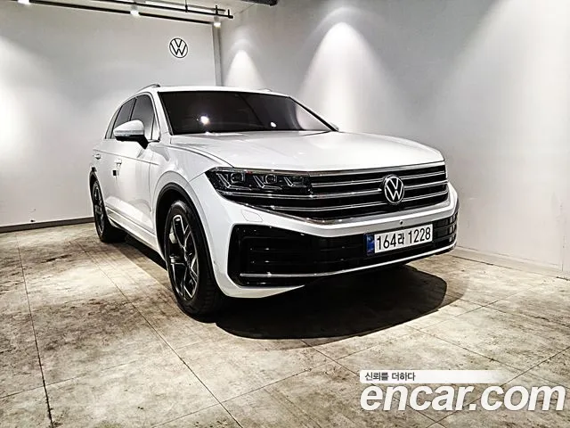 Фотография автомобиля — Volkswagen Touareg