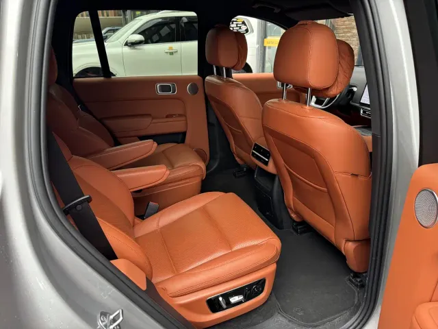 Li Auto L8 — Фото автомобиля 19