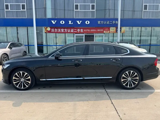 Volvo S90 — Фото автомобиля 4