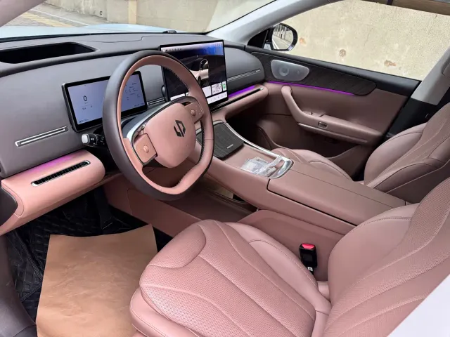 Leapmotor C11 — Фото автомобиля 15