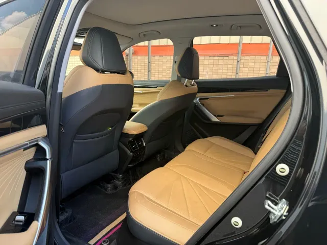 Geely Boyue L — Фото автомобиля 6