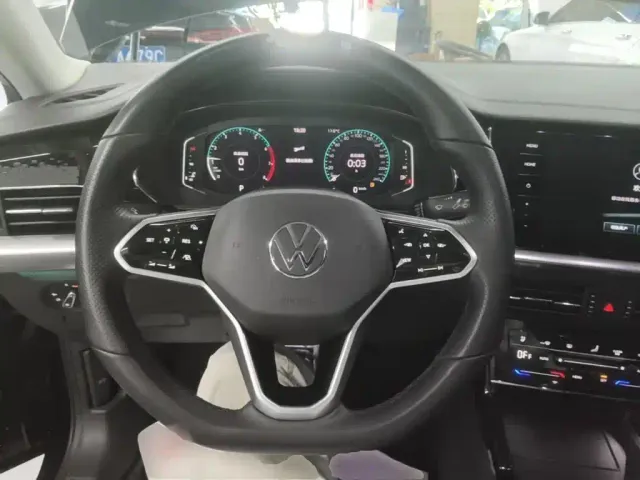 Volkswagen Passat — Фото автомобиля 10