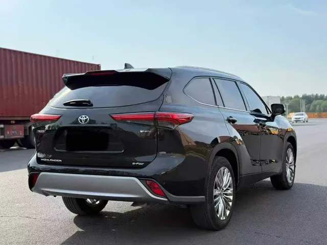 Toyota Highlander — Фото автомобиля 7