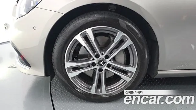 Mercedes-Benz E-Class E-класс W213 E350 4MATIC Avantgarde — Фото автомобиля 4