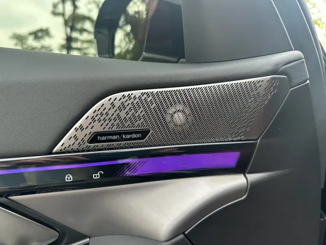 BMW 5 Series — Фото автомобиля 14