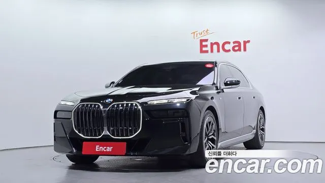 Фотография автомобиля — BMW 7 Series G70