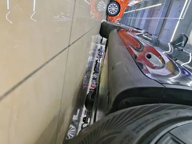 Tesla Model Y — Фото автомобиля 21