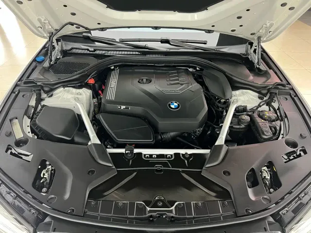 BMW 5 Series — Фото автомобиля 26