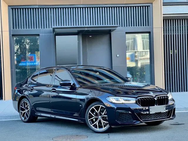 BMW 5 Series — Фото автомобиля 3