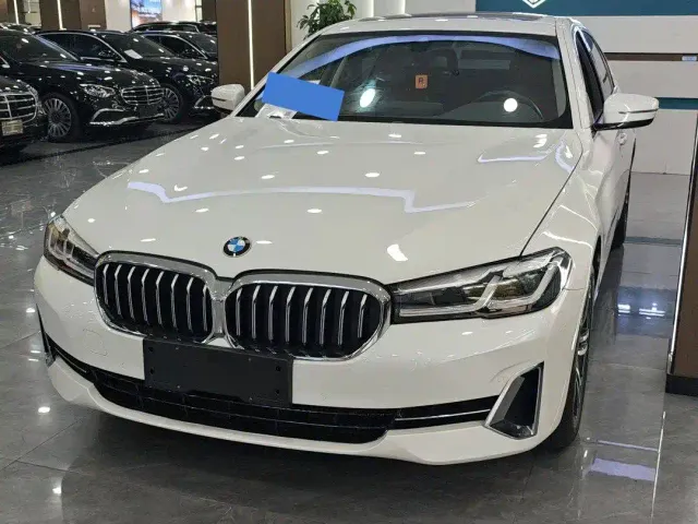 Фотография автомобиля — BMW 5 Series
