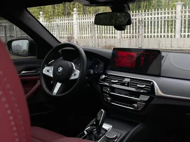 BMW 5 Series — Фото автомобиля 17
