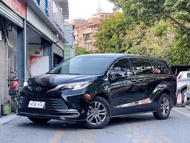 Фотография автомобиля — Toyota Sienna