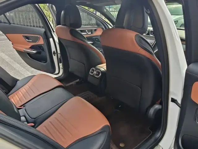 Mercedes-Benz C-Class — Фото автомобиля 4