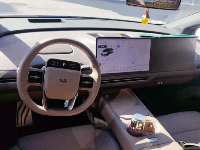Li Auto i6 — Фото автомобиля 12
