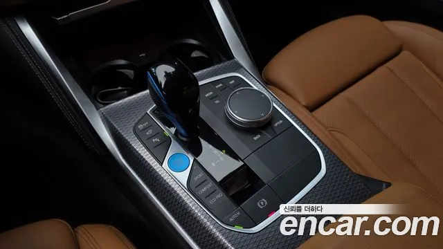 BMW i4 — Фото автомобиля 12