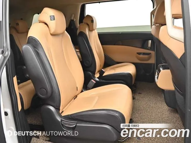 Kia Carnival — Фото автомобиля 12
