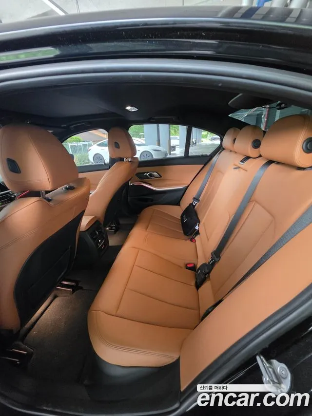 BMW 3-Series 3 серия (G20) 320i M Sport — Фото автомобиля 8