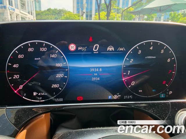 Mercedes-Benz E-Class — Фото автомобиля 14